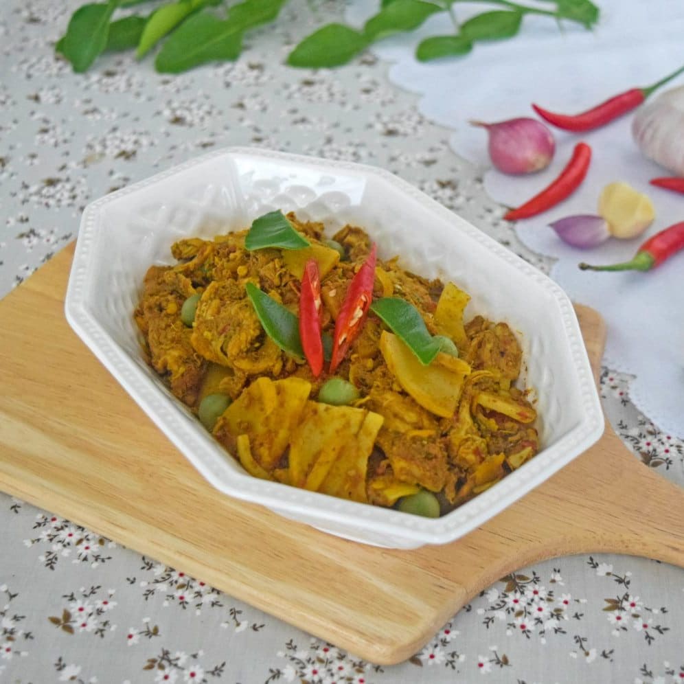 แกงป่าหน่อสับปะรดไก่